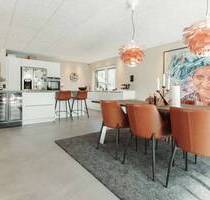 Stilvolle Eigentumswohnung mit separater Souterrainwohnung - große Terrasse, eigener Whirlpool! - Harrislee Niehuus