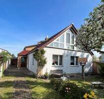 Wohntraum in Grün: Geräumiges Einfamilienhaus mit viel Nutzfläche und idyllischem Garten - Jessen (Elster)