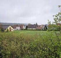 Hofstelle mit Dreifach-Garage und Scheunen - Oberdachstetten