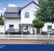 Raum zum Leben - stilvolles Familienhaus in Duisburg-Rumeln