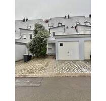 Ihr neues Zuhause mit Wohlfühlgarantie - Reihenmittelhaus in bevorzugter Wohnlage - Gäufelden / Öschelbronn