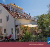 Junge DHH mit ganz besonderem Freisitz und grünem Weitblick! Große Terrasse, Mikro-Garten. - Neu-Anspach Hausen-Arnsbach
