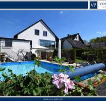 Elegantes Anwesen in schöner Wohnsiedlung mit Pool und herrlichem Garten! - Lichtenau