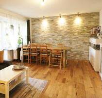 Stilvoll modernisierte Eigentumswohnung mit 4 Zimmern in Toplage von Ismaning