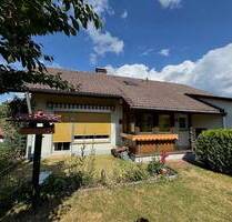Schöne Lage in Lenzkirch gewünscht? Hier bitteschön.... familiengerechtes Einfamilienhaus mit zwei Einliegerwohnungen!