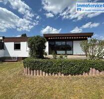 Vollunterkellerter Bungalow mit Garten und 2 Einzelgaragen auf Erbpachtgrundstück. - Oberasbach Altenberg