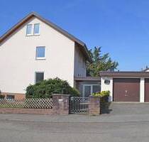 Viel Platz bietet Ihnen dieses Zweifamilienhaus in bester Wohnlage - Pforzheim Eutingen - Stadtviertel 151