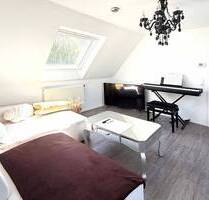 Sanierte 2-Zimmer-DG-Wohnung in Bad Cannstatt - Stuttgart