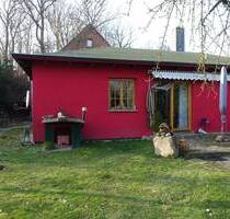2 Häuser, 1 Preis: Bungalow von 2002 + teil-vermieteter Altbau u. großem Garten - Silz
