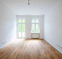 Gründerzeit-Perle in Steglitz: 2 Zimmer mit Sonnenbalkon und Parkett **Erstbezug nach Sanierung** - Berlin