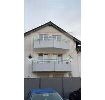 Ankommen & Wohlfühlen - Ruhige 2-Zimmer-Dachgeschosswohnung mit sonnigem Balkon & PKW-Stellplatz - Neuhausen - Schellbronn