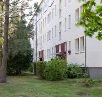Gemütliche 1-Raumwohnung mit Balkon im Erdgeschoss in Wolfen-Nord ab sofort zu vermieten ! - Bitterfeld-Wolfen