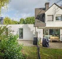 Zwei Häuser in einem mit zwei separaten Eingängen - Einfamilienhaus plus erweiterte Einliegerwohnung - Essen Burgaltendorf