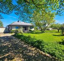Gepflegter Bungalow mit Garage auf schönem Areal in Ortsrandlage Asbach-OT!