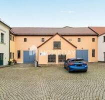 Geräumiges Haus mit 792 m² Nutzfläche, Scheune für 10 Fahrzeuge, Gartenparadies und Ausbaureserve - Dresden-Schönborn