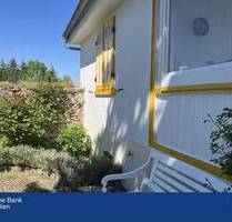 Liebhaberstück mit Charme - Großzügiger Garten mit gepflegtem Bungalow in Kindelbrück