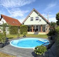 Leben in Bestlage: Modernisiertes Haus mit Pool, Traumgarten & nur wenige Schritte zum Goitzschesee in Mühlbeck - Muldestausee