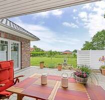 Baujahr 2019 - Winkelbungalow mit Ausbaureserve auf 1.525m² großem Grundstück - Appel Grauen