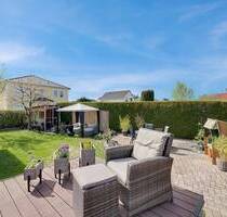 Komfort trifft Effizienz: 7-Zimmer-Traum mit Pool und modernem Energiekonzept - Leipzig Seehausen