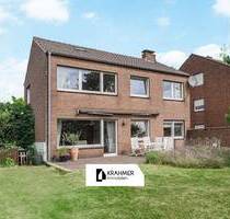 Meerbusch-Nierst: Freistehendes Einfamilienhaus mit großem Grundstück und Blick ins Grüne - Meerbusch / Nierst