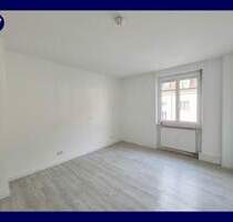 Großzügige 4-Zimmer-Wohnung mit Balkon + Keller + separate Küche - Singen (Hohentwiel)