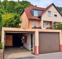 Gepflegte Doppelhaushälfte mit Blick über Hildburghausen.