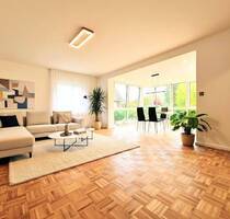 Frisch renoviert: 4-Zimmer-Wohnung mit Gemeinschaftsgarten, Balkon und Wintergarten - Oberursel (Taunus) Oberstedten
