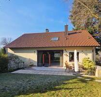 Charmantes Einfamilienhaus mit Weitblick über Teile der Stadt Baden-Baden