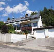 Sehr gepflegtes Einfamilienhaus mit Einliegerwohnung - Bogen