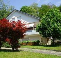 Zweifamilienhaus in unverbaubarer Aussichtslage - ein Traum für jede Familie - Grenzach-Wyhlen