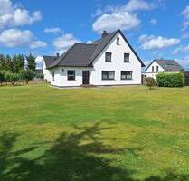 Einfamilienhaus mit großem Grundstück und Nebengelass in Wassernähe in Greifswald-Ladebow