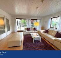 Repräsentatives Zweifamilienhaus mit Einliegerwohnung - Westhausen