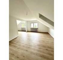 Helle DG-Wohnung in ruhiger, zentraler Lage von Hofheim.