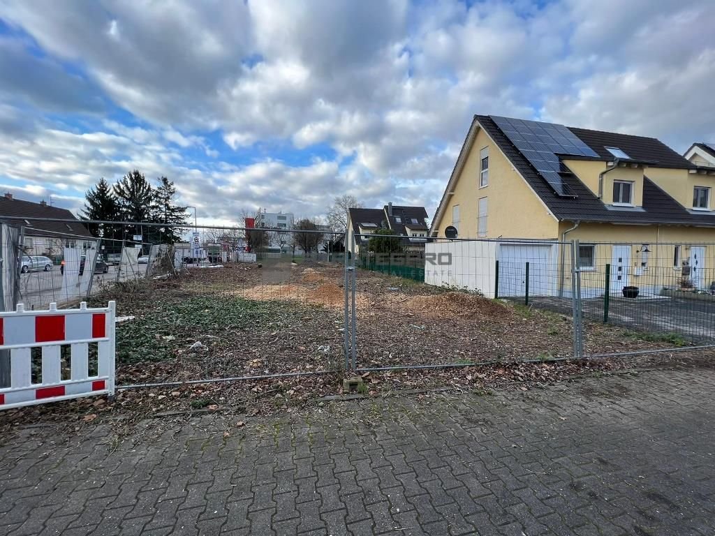 Grundstück in sehr guter Lage in Mannheim-Neckarau