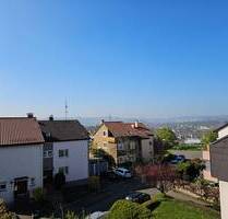 schöne 3,5 Zimmer-Wohung im Dachgeschoss mit Dachterrasse, Aussicht und Garage - Stuttgart Bad Cannstatt