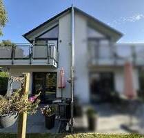 Den morgendlichen Kaffee oder das abendliche Glas Wein auf dem Balkon mit freiem Blick auf Fleesensee genießen - diese wertig ausgestattete Doppelhaus - Göhren-Lebbin / Untergöhren
