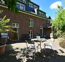 Denk-mal-Schatz:) Historisches Stadthaus mit separatem Gästehaus am Kettwiger Mühlengraben - Essen