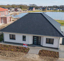 Neubau Erstbezug ! Traumhaftes Wohnen am See! Geräumiger Bungalow KfW55 mit Luftwärmepumpe - Herzlake