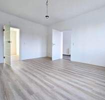 Erstbezug nach Sanierung in Aken - Modernes Reihenhaus mit 5 Zimmern & Garten