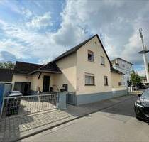 Wohn- und Geschäftshaus in zentraler Lage von Langen