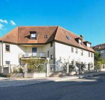 Exklusives Mehrparteienhaus mit Garagen und Carports auf 750 m² Grundstück - Stein