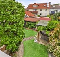Geräumiges Zweifamilienhaus in Hösbach mit vielseitigem Potenzial