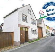 Einfamilienhaus mit Terrasse und Hofbereich in Großostheim!