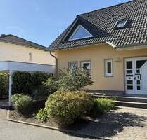 Doppelhaushälfte mit Carport - Erstbezug nach Sanierung - Bad Köstritz