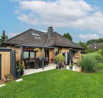 Attraktives und modernisiertes Einfamilienhaus mit Vollkeller und Garage in beliebter und gefragter Ortslage - Schwarzenbek