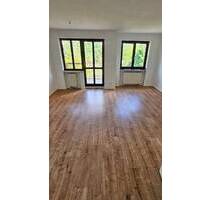 HELLE 2 ZIMMER-WOHNUNG MIT BALKON - Leipzig Anger-Crottendorf