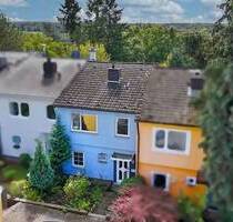 Ihr neues Familienparadies wartet - Reihenmittelhaus mit riesigem Potenzial in Hanau!