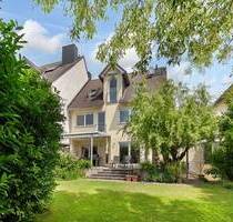 Großzügiges Einfamilienhaus mit tollem Garten, Sauna und moderner Ausstattung in Dreieich-Offenthal