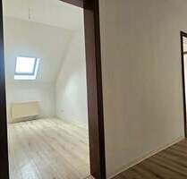 3-Raum Dachgeschoßwohnung - 299,00 EUR Kaltmiete, ca.  61,00 m² Wohnfläche in Chemnitz (PLZ: 09130) Sonnenberg