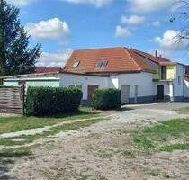 Haus im Haus mit 2 Wohnungen am Ende einer Sackgasse, Toplage - Tettau